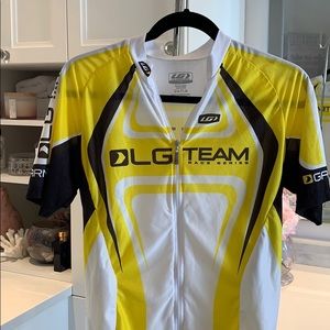Louis Garneau cyclist top